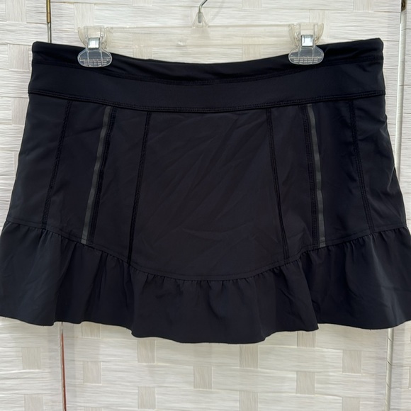 Athleta Takeoff Ruffle Skort - Picture 2 of 9